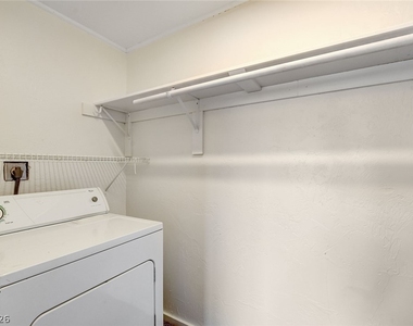 214 W Victory Road - Photo Thumbnail 25
