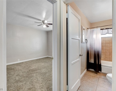 214 W Victory Road - Photo Thumbnail 13