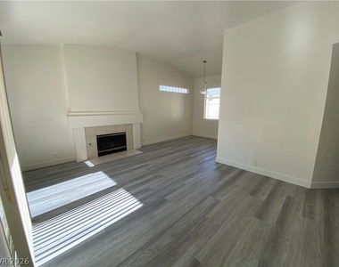 5155 W Tropicana Avenue - Photo Thumbnail 2