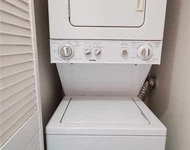 8070 W Russell Road - Photo Thumbnail 7