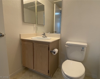 8070 W Russell Road - Photo Thumbnail 8