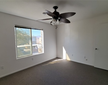 8070 W Russell Road - Photo Thumbnail 3