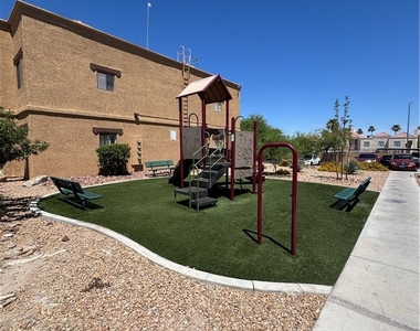 5146 S Jones Bl Boulevard - Photo Thumbnail 8