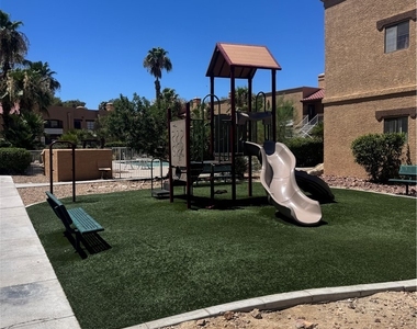 5146 S Jones Bl Boulevard - Photo Thumbnail 11