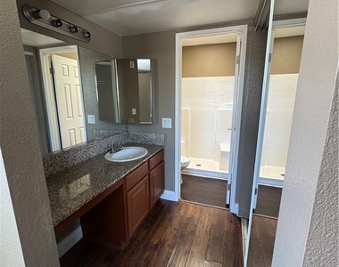 5146 S Jones Bl Boulevard - Photo Thumbnail 22