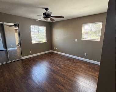 5146 S Jones Bl Boulevard - Photo Thumbnail 21