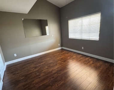 5146 S Jones Bl Boulevard - Photo Thumbnail 18