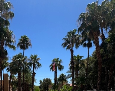 5146 S Jones Bl Boulevard - Photo Thumbnail 3