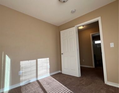 8237 Golden Flowers Street - Photo Thumbnail 31