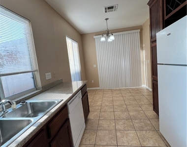 8237 Golden Flowers Street - Photo Thumbnail 6