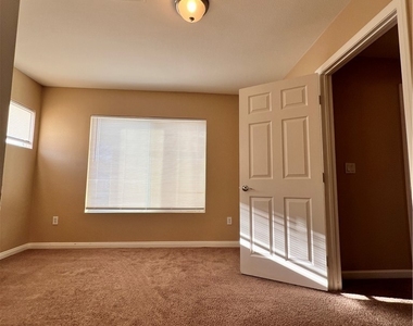 8237 Golden Flowers Street - Photo Thumbnail 28