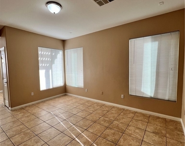 8237 Golden Flowers Street - Photo Thumbnail 10