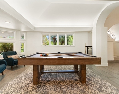 2233 Versailles Court - Photo Thumbnail 32
