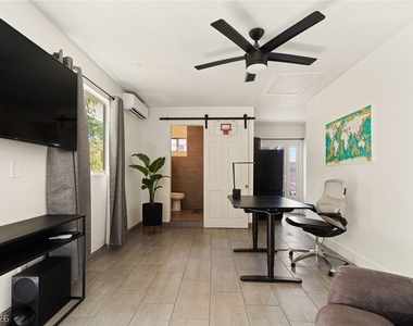 2233 Versailles Court - Photo Thumbnail 62