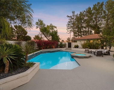 2233 Versailles Court - Photo Thumbnail 11