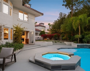 2233 Versailles Court - Photo Thumbnail 13