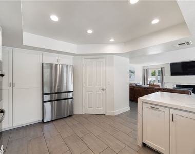 2233 Versailles Court - Photo Thumbnail 47
