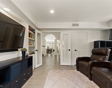 2233 Versailles Court - Photo Thumbnail 67