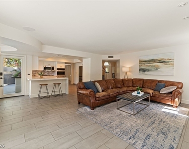 2233 Versailles Court - Photo Thumbnail 39
