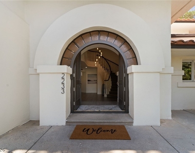 2233 Versailles Court - Photo Thumbnail 23