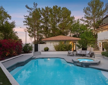 2233 Versailles Court - Photo Thumbnail 17
