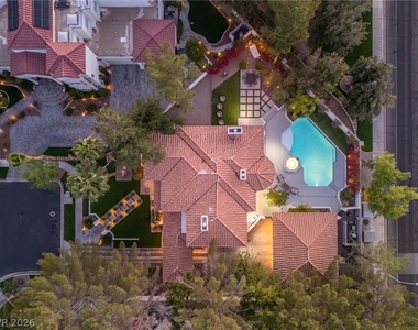 2233 Versailles Court - Photo Thumbnail 6