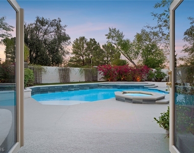 2233 Versailles Court - Photo Thumbnail 10