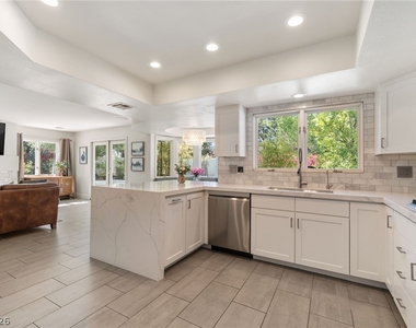 2233 Versailles Court - Photo Thumbnail 46