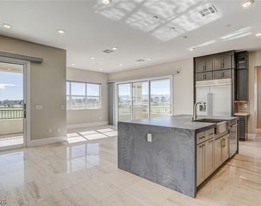 9133 Las Manaitas Avenue - Photo Thumbnail 13