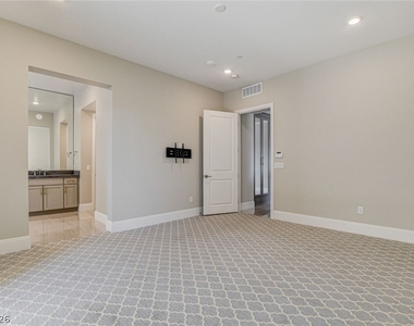 9133 Las Manaitas Avenue - Photo Thumbnail 21