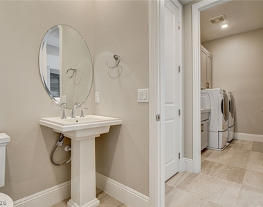 9133 Las Manaitas Avenue - Photo Thumbnail 18