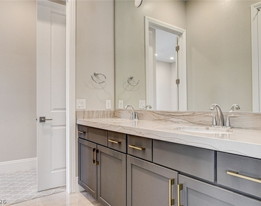 9133 Las Manaitas Avenue - Photo Thumbnail 33