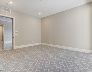 9133 Las Manaitas Avenue - Photo Thumbnail 20