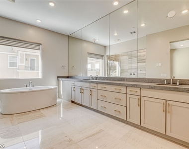 9133 Las Manaitas Avenue - Photo Thumbnail 22
