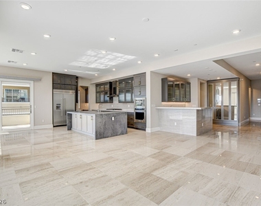 9133 Las Manaitas Avenue - Photo Thumbnail 10