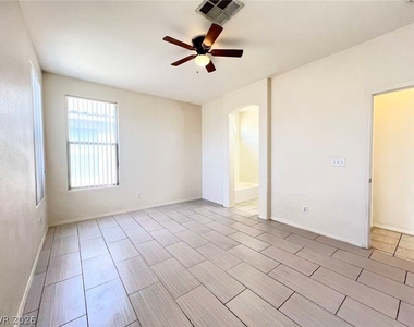 4929 Droubay Drive - Photo Thumbnail 9