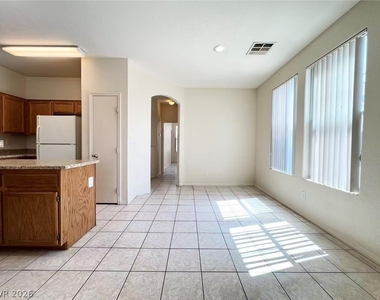 4929 Droubay Drive - Photo Thumbnail 11