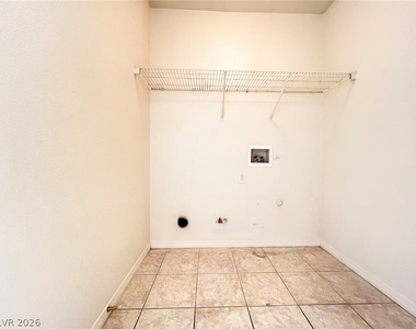 4929 Droubay Drive - Photo Thumbnail 17