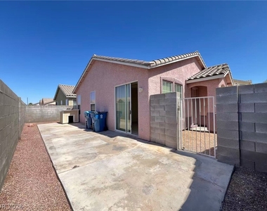4929 Droubay Drive - Photo Thumbnail 20