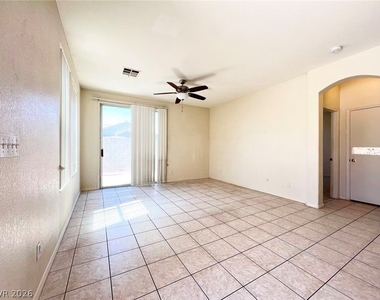 4929 Droubay Drive - Photo Thumbnail 3