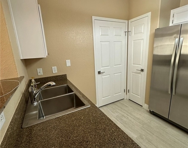 9975 Peace Way - Photo Thumbnail 9