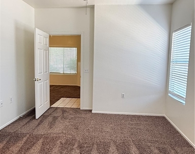 3400 Cabana Drive - Photo Thumbnail 14