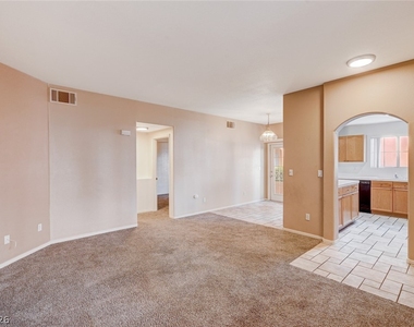 10553 Pine Pointe Avenue - Photo Thumbnail 4