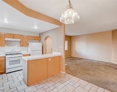 10553 Pine Pointe Avenue - Photo Thumbnail 9