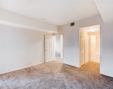 10553 Pine Pointe Avenue - Photo Thumbnail 24