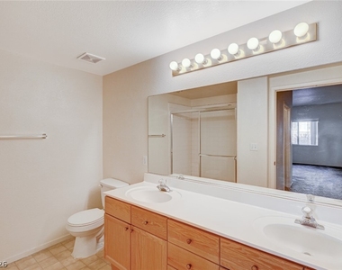 10553 Pine Pointe Avenue - Photo Thumbnail 32
