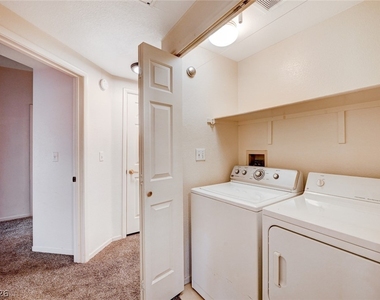 10553 Pine Pointe Avenue - Photo Thumbnail 19