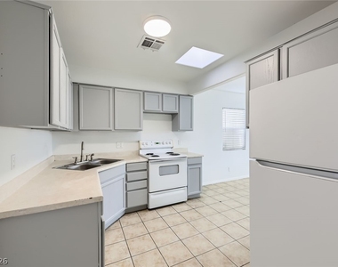 2133 Ellis Street - Photo Thumbnail 10