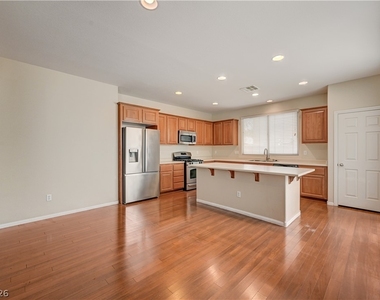 4421 Desert Home Avenue - Photo Thumbnail 16