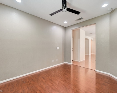4421 Desert Home Avenue - Photo Thumbnail 6